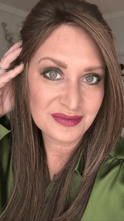 Emily Herrin @she_sheds_more wearing MESMERIZED by RAQUEL WELCH WIGS in RL8/29SS SHADED HAZELNUT | Warm Medium Brown Evenly Blended with Ginger Blonde with Dark Roots | styled