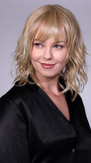 Model is wearing BIRMINGHAM in color BUTTER CREAM BLONDE | Golden Blonde with light blonde highlights