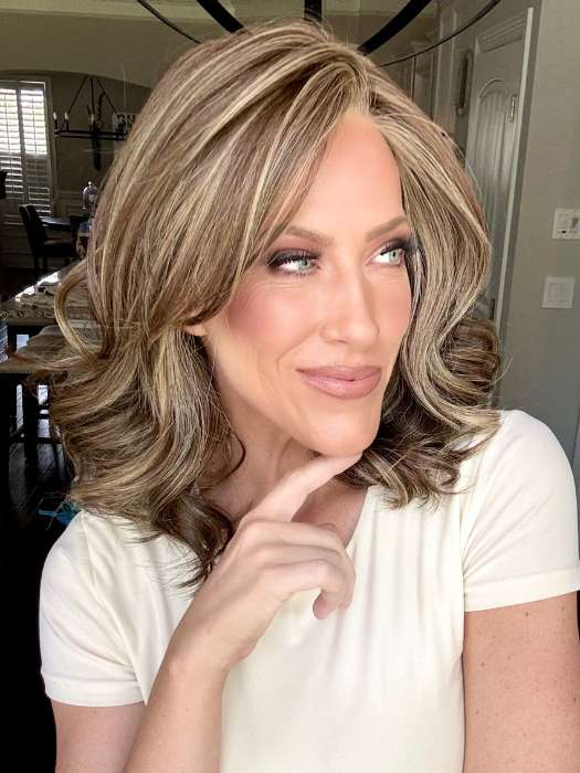 Kristyna Moore @kristynamoore wearing AURORA by JON RENAU in 10RH16 CAFFE MOCHA | Light Brown with 33% Light Natural Blonde Highlights