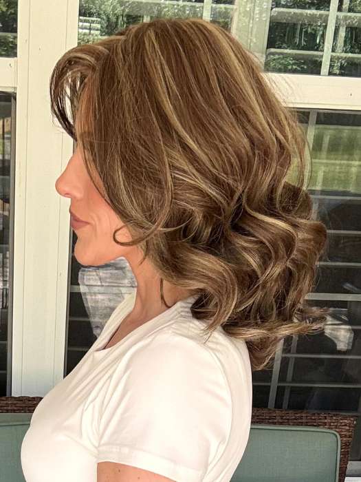 Kristyna Moore @kristynamoore wearing AURORA by JON RENAU in 10RH16 CAFFE MOCHA | Light Brown with 33% Light Natural Blonde Highlights