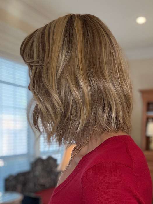 Eileen @crazywiglady is wearing HOLLIE by JON RENAU in shade 12FS12 MALIBU BLONDE | Light Gold Brown, Light Natural Gold Blonde, Pale Natural Gold-Blonde Blend, Shaded with Light Gold Brown