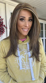 Nichole Corbett @nicholealee wearing Scene Stealer by Raquel Welch in color GOLDEN WALNUT | Medium Light Brown Evenly Blended with Medium Golden Blonde