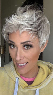 Nichole Corbett @nicholealee wearing Risk by Ellen Wille in shade LIGHT CHAMPAGNE ROOTED | Pearl Platinum and Light Golden Blonde Blend with Medium Brown Roots