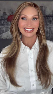 Kim @letstalkwithkim wearing Zara Lite by Jon Renau in shade FS26/31 FS26/31 CARAMEL SYRUP | Medium Natural Red Brown with Medium Red Gold Blonde Bold Highlights