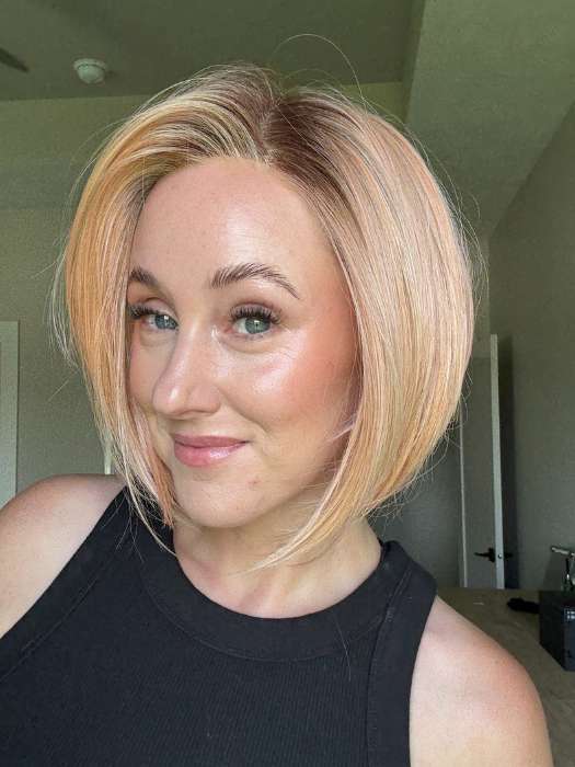 Carly @carlynwilson84 wearing DUA by ELLEN WILLE in color PEACH BLONDE SHADED | A soft, honey blonde that’s sun-kissed with a peach hue and radiant.