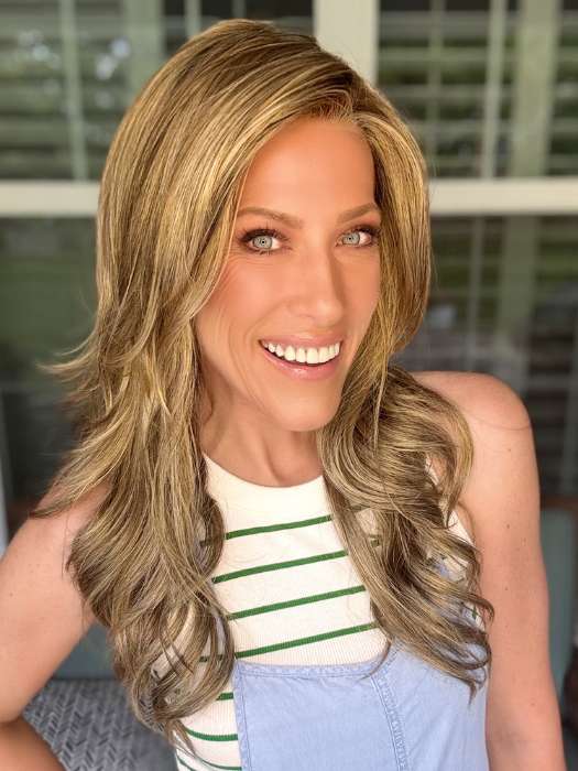 Kristyna Moore @kristynamoore wearing AMBER LARGE by JON RENAU in color 24BT18S8 SHADED MOCHA | Medium Natural Ash Blonde & Light Natural Gold Blonde Blend, Shaded with Medium Brown