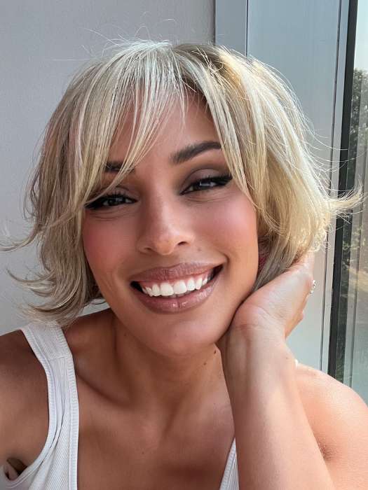 Model is wearing LIKE by ELLEN WILLE in color CHAMPAGNE MIX | Light Neutral Blonde and Light/Lightest Golden Blonde Blend PPC MAIN IMAGE 