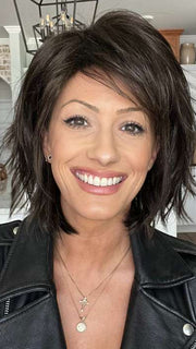 Jenna Fail @jenna_fail wearing JONES by ESTETICA in color R4/6 | Dark Brown and Chestnut Brown Blend