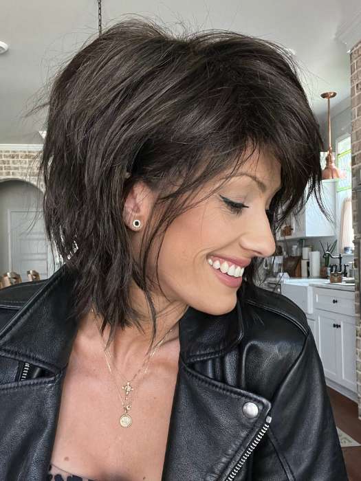 Jenna Fail @jenna_fail wearing JONES by ESTETICA in color R4/6 | Dark Brown and Chestnut Brown Blend