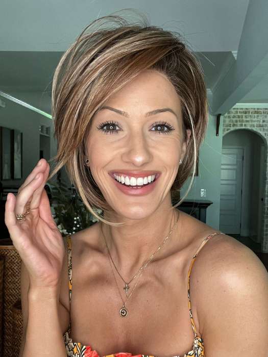 Jenna Fail @jenna_fail wearing SMOOTH CUT BOB by TRESSALLURE in color 17/23/R8 | Beige Blonde and Auburn Blended with Medium Brown Roots