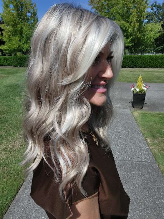 Natalie Gray @vanish.into.thin.hair wearing RACHEL by JON RENAU in color 101/88/27S8 CATALINA BLONDE | Pale blonde with Pure White Natural Violet halo highlights, shaded medium brown