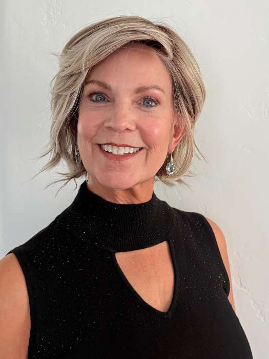 Susan @an_affair_with_hair wearing MAIN CHARACTER by RAQUEL WELCH in color RL17/23SS ICED LATTE MACCHIATO | Honey Blonde shaded with Cool Blonde with Dark Roots