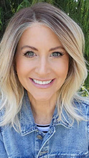 Natalie Gray @vanish.into.thin.hair is wearing DAZZLING WAVES by RENE OF PARIS in MELTED MARSHMALLOW | Subtly Warm Dark Sandy Blonde Blend with Medium Brown Roots and Light Ash Blonde Tips and Highlights