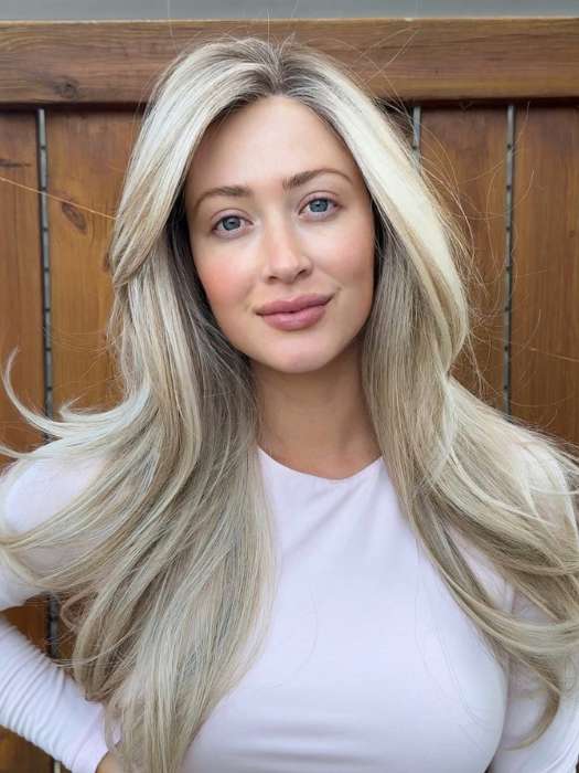 Steph @wigswithsteph is wearing FEATURE LENGTH by RAQUEL WELCH in RL19/23SS SHADED BISCUIT | Light Ash Blonde Evenly Blended with Cool Platinum Blonde with Dark Roots