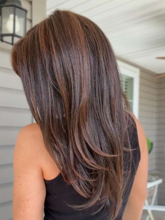 Nichole @nichole.alee is wearing ARIA by JON RENAU in FS4/33/30A MIDNIGHT COCOA | Dark Brown, Medium Red, Medium Natural Red Blonde/Brown Blend with Medium Natural Red Blonde/Brown Blend Bold Highlights