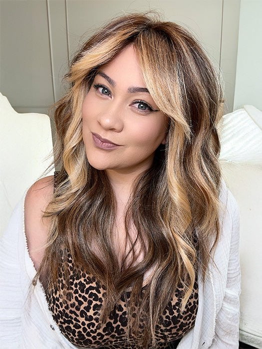 Kendra @_kendradarling_ wearing CALIFORNIA BEACH WAVES by TRESSALLURE in color EL17/23/R8 | Pale Auburn Beige Blonde Blend, Rooted Medium Brown, Highlighted Light Blonde with face framing highlights