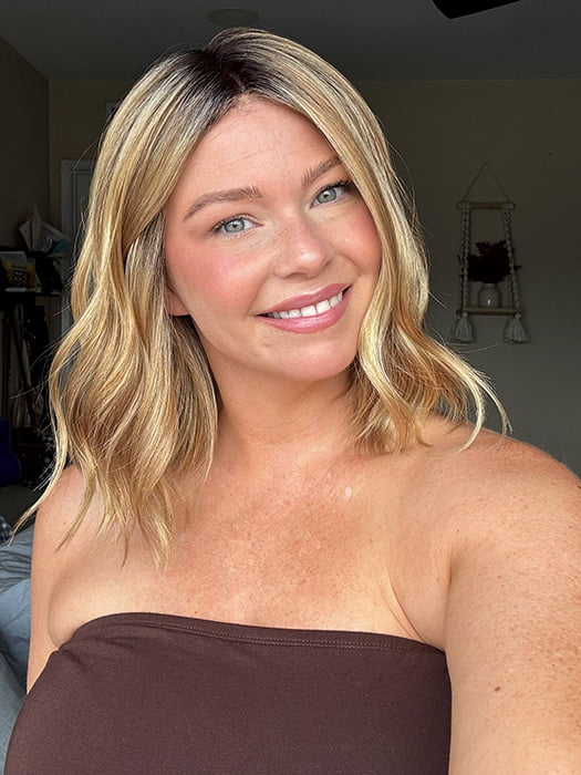 Rayann @50shadesofraaayyy is wearing CHARLOTTE by ENVY in color BUTTERSCOTCH SHADOW | A blend of Strong, Golden Blonde and Light Blonde with Dark Brown Roots