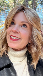 Susan Sparks @an_affair_with_hair wearing CHARLOTTE by ENVY in color PLATINUM SHADOW | Light Blonde with Dark Roots