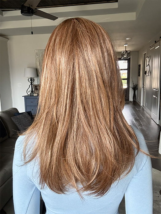 Lisa Mullins @beautifulyouwigreviews wearing CHARMING by TRESSALLURE in color 17/23/R8 | Beige Blonde and Auburn Blended with Medium Brown Roots
