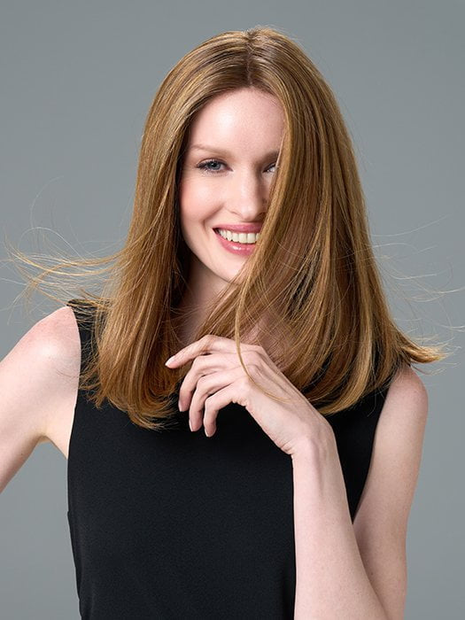 Model wearing CHELSEA by ENVY in GOLDEN NUTMEG | Medium Brown roots with overall Warm Cinnamon base and Golden Blonde highlights