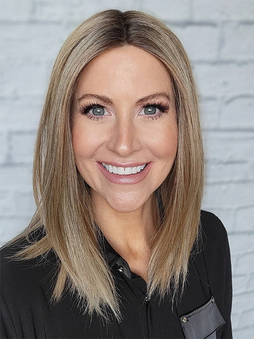 Natalie Gray @vanish.into.thin.hair wearing DRIVE by ELLEN WILLE in color BERNSTEIN ROOTED 12.24.27 | Light Brown base with subtle Light Honey Blonde and Light Butterscotch Blonde highlights and Dark Roots