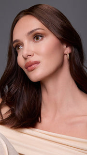 The monofilament base mimics hair growing from the scalp. Great for parting and styling versatility!