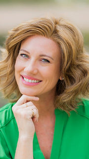 Jenny wearing EDITOR'S PICK by RAQUEL WELCH in RL12/16 HONEY TOAST | Light Brown Evenly Blended with Dark Natural Blonde