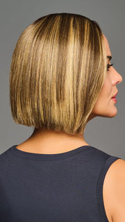 Model is wearing CUTTING EDGE in GF9-24SS ICED CAFÉ LATTE | Dark Brown shaded with Golden Brown