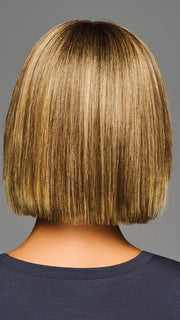 Model is wearing CUTTING EDGE in GF9-24SS ICED CAFÉ LATTE | Dark Brown shaded with Golden Brown