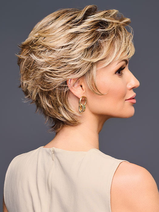 Model is wearing EDGE FACTOR by GABOR in color GF9-24SS SS ICED CAFE LATTE | Dark Brown shaded with Golden Brown