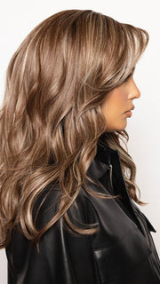SNOWY UMBER R | Medium Ginger Brown base with White Blond highlights  