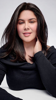 Model is wearing HD 14IN AU NATUREL TOPPER in color R2/4 | Darkest Brown and Dark Brown Blend