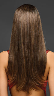 Model is wearing R829S GLAZED HAZELNUT | Medium Brown with Ginger Highlights
