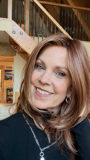 Susan Sparks @an_affair_with_hair is wearing HEIDI by JON RENAU in 30A27S4 SHADED PEACH | Medium Natural Red & Medium Red-Gold Blonde Blend, Shaded with Dark Brown (Styled)