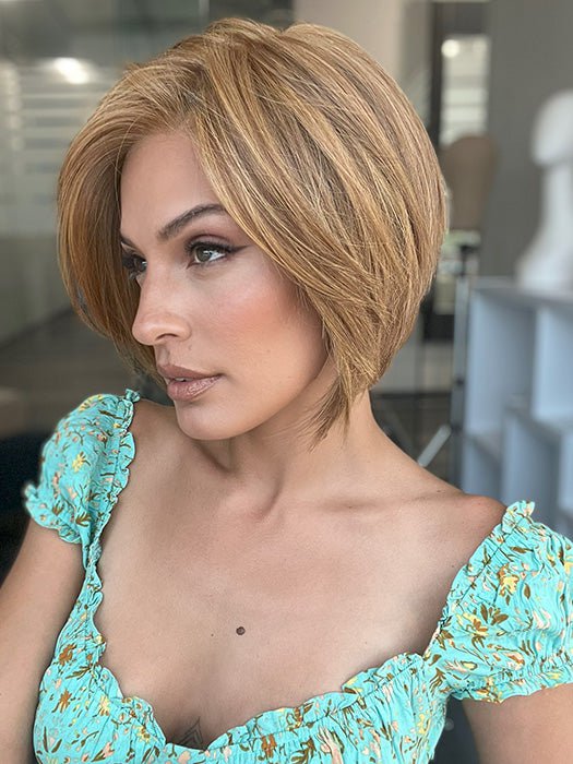 Model is wearing JAGGER by ESTETICA in color R30/28/26 | Medium Auburn, Light Auburn and Golden Blonde Blend