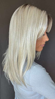 Nichole Corbett @nicholealee wearing James by Estetica in color SILVERSUN/RT8 | Iced Blonde Dusted with Soft Sand and Golden Brown Roots