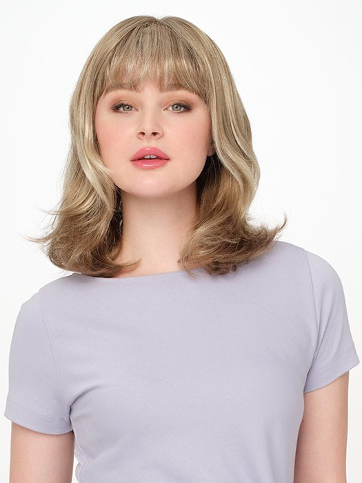 Model wearing JOLIE by ENVY in ALMOND-BREEZE | Light Brown blended with Ash Blonde