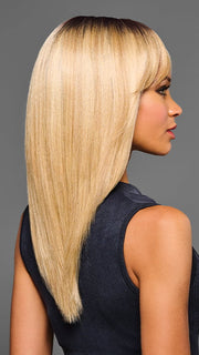 Model is wearing SHANTE by KIM KIMBLE in color MC25/88SS HONEY | Beige Blonde with a Darker Root