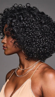 The temple-to-temple lace front creates the appearance of a natural hairline