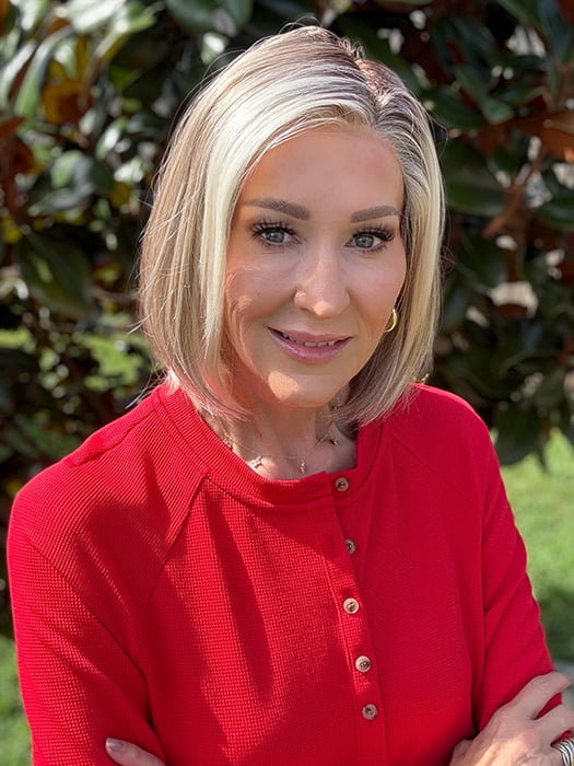 Eileen @crazywiglady is wearing KRISTI by JON RENAU in color 101/88/27S8 CATALINA BLONDE | Pale blonde with Pure White Natural Violet halo highlights, shaded medium brown