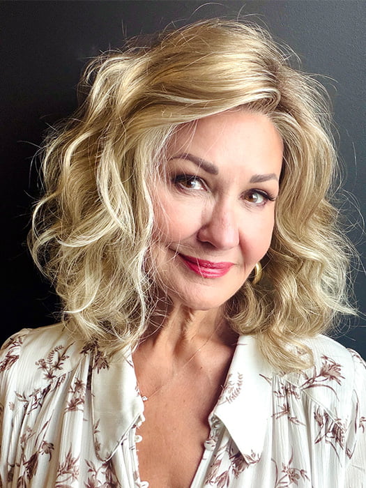 Ellen @aging.with.ellen is wearing MILA by JON RENAU in color 12FS8 SHADED PRALINE | Light Gold Brown, Light Natural Gold Blonde & Pale Natural Gold-Blonde Blend, Shaded with Medium Brown