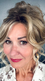 Ellen @aging.with.ellen is wearing MILA by JON RENAU in color 12FS8 SHADED PRALINE | Light Gold Brown, Light Natural Gold Blonde & Pale Natural Gold-Blonde Blend, Shaded with Medium Brown