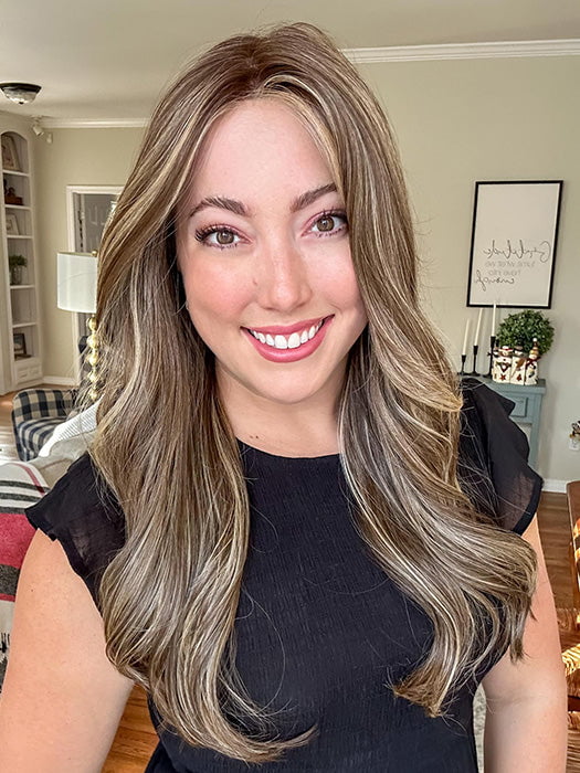 Jen Brown @being_mrs_brown wearing MODEL MODE by RAQUEL WELCH in color RL9/24SS ICED CAFÉ LATTE | Dark Brown shaded with Golden Brown