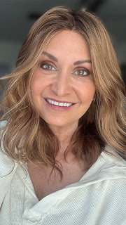 Emily H. @she_sheds_more wearing MOLLY by ENVY BY ALAN EATON in color CREAMED COFFEE | Medium Brown roots and base with Cinnamon and Golden Blonde highlights