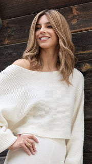 OAKLEY by Amore in HIGHLIGHTED-BROWN-ROOT | Medium Brown Base with a combination of Light Cool Blond and Dark Warm Blond Highlights.