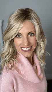Lisa Mullins @beautifulyouwigreviews wearing WAVY DAY by RAQUEL WELCH WIGS in color RL16/21SS SHADED SAND | Light Blonde shaded with Medium Brown