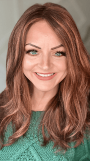 Sandy @i_be_wiggin wearing ARROW by ELLEN WILLE in color COPPER BROWN MIX 33.29.28 | Medium Brown, Bright Copper Red, and Auburn blend