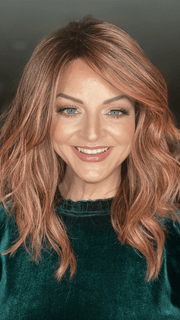 Sandy Holston @i_be_wiggin wearing TABU by ELLEN WILLE in color ROSEWOOD ROOTED | Medium Dark Brown Roots that Melt into a Mixture of Saddle Brown and Terra-Cotta Tones with Dark Roots