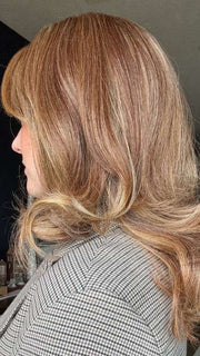 Carly @carlynwilson84 wearing CURVE APPEAL by RAQUEL WELCH WIGS in color RL29/25 GOLDEN RUSSET | Ginger Blonde Evenly Blended with Medium Golden Blonde
