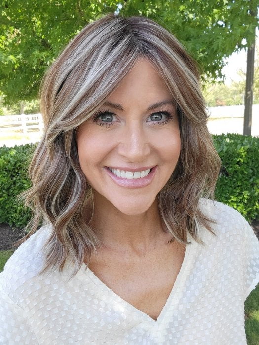 Natalie wearing SMOOTH WAVEZ by RENE OF PARIS in SNOWY UMBER R | Medium Ginger Brown base with White Blond highlights  